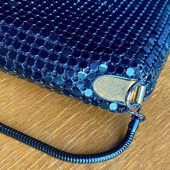 Vintage 1980’s Black Shiny Metal Chain Mail Purse Clutch Handbag W/Chain Strap - Picture 4 of 8